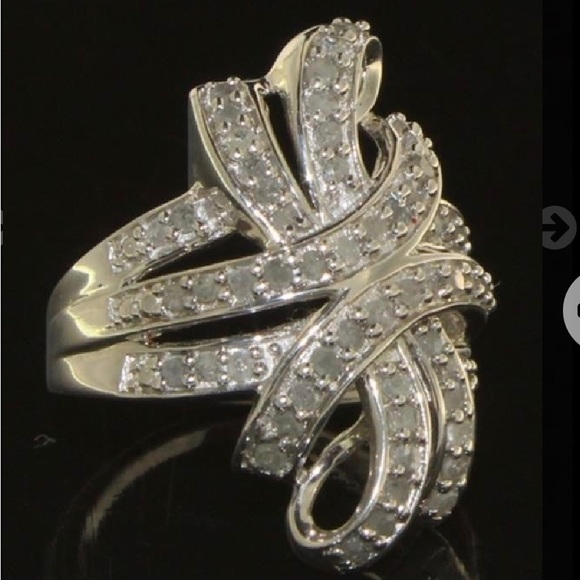 Gorgeous 1.00 carat Diamond ring!! - Picture 2 of 2